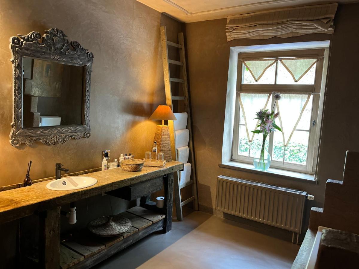 Edouard Garden Cafe Guest Room ดูร์บี ภายนอก รูปภาพ