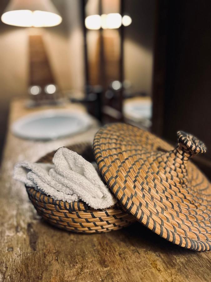 Edouard Garden Cafe Guest Room ดูร์บี ภายนอก รูปภาพ