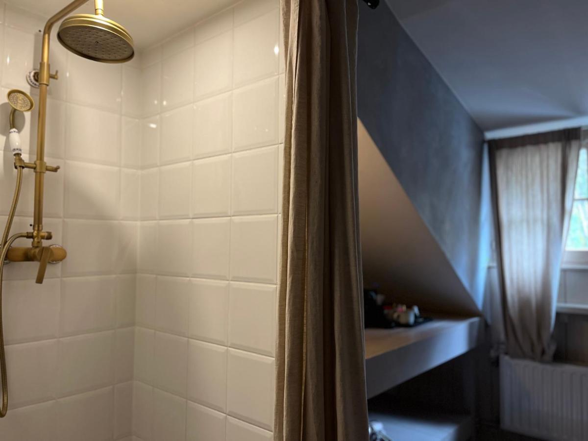 Edouard Garden Cafe Guest Room ดูร์บี ภายนอก รูปภาพ